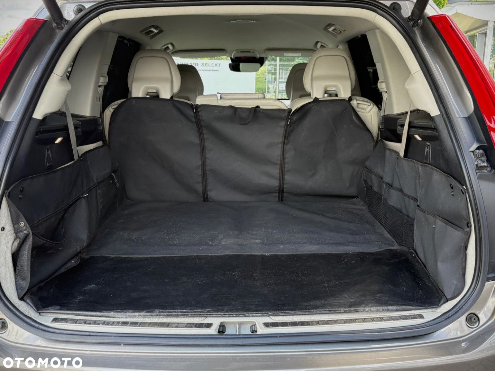 Volvo XC 90 - 9