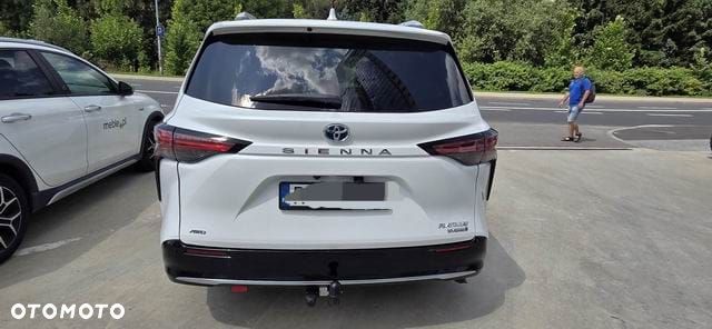 Toyota Sienna - 5