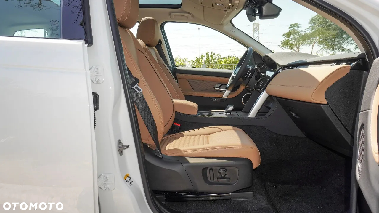 Land Rover Discovery Sport P250 Dynamic HSE - 37