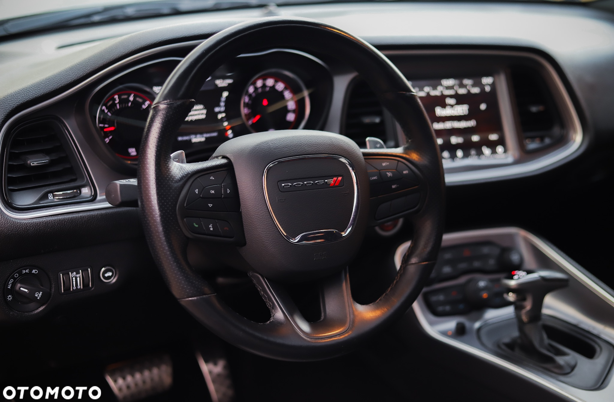 Dodge Challenger 6.4 Scat Pack - 16