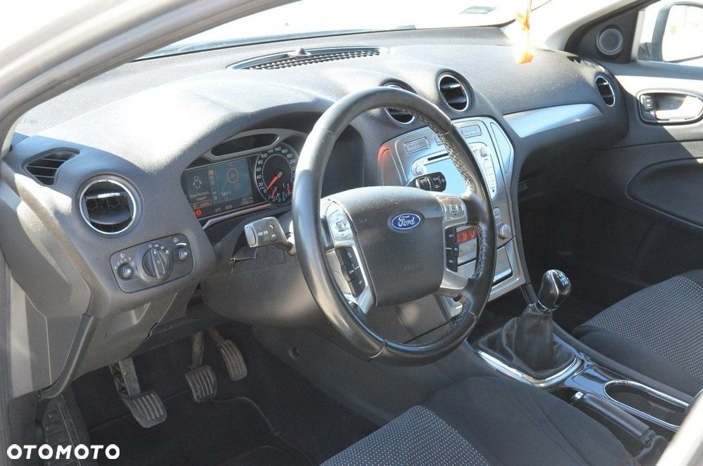 Ford Mondeo - 21