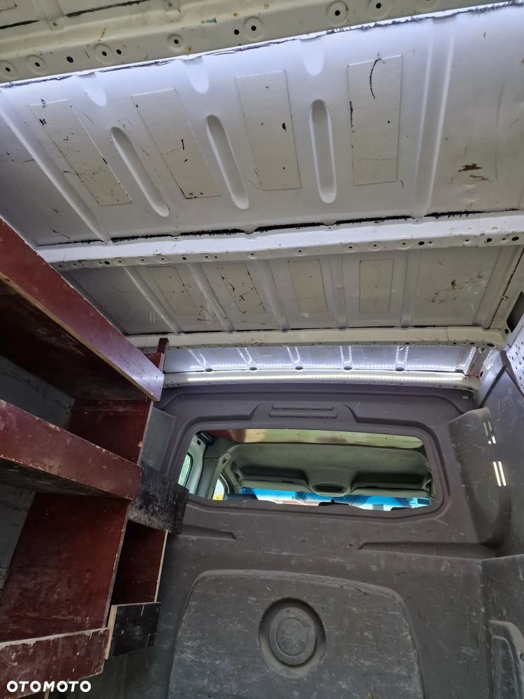 Volkswagen Crafter - 26