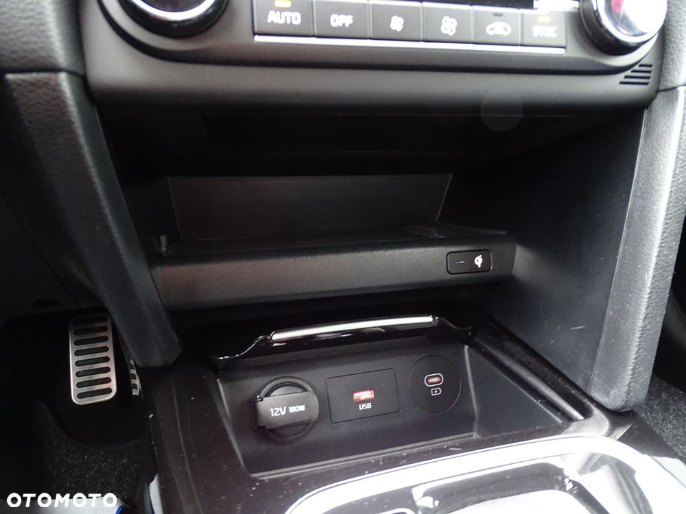 Kia XCeed - 36