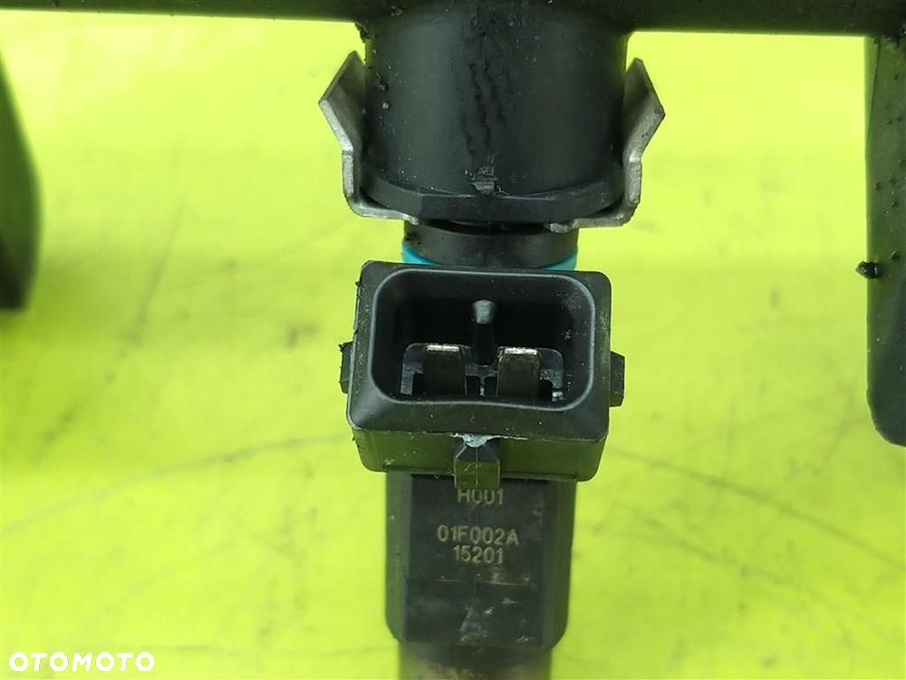 Listwa wtryskiwaczy Citroen Xsara 1997–2006 1.6 8V - 5