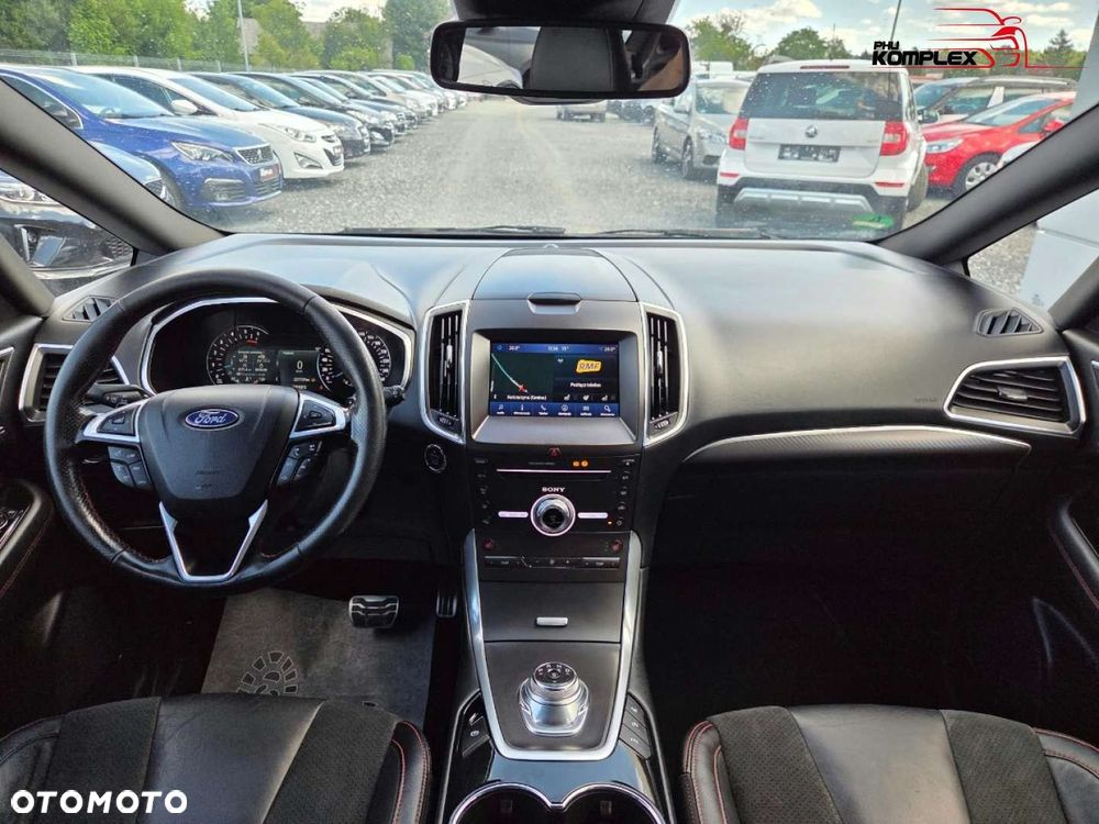 Ford S-Max - 13