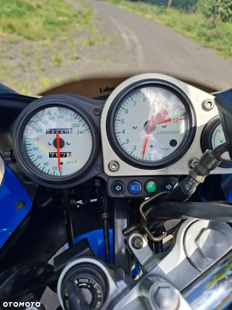 Kawasaki ZR - 3