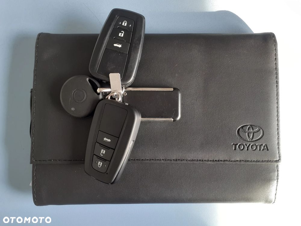 Toyota Camry 2.5 Hybrid Comfort CVT - 27