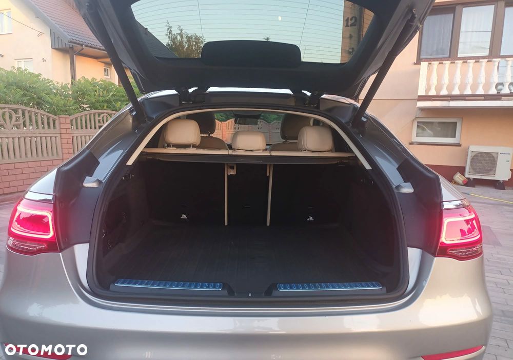 Mercedes-Benz GLC 200 4Matic 9G-TRONIC AMG Line - 11