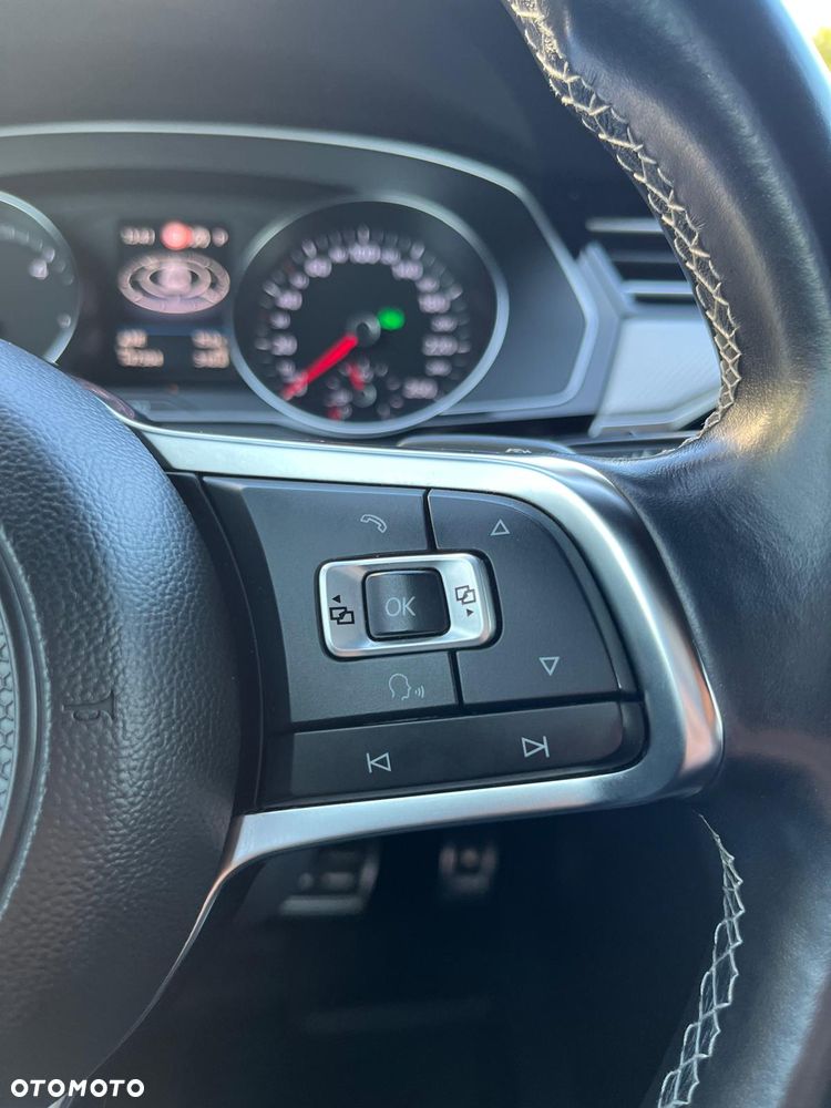 Volkswagen Passat - 17