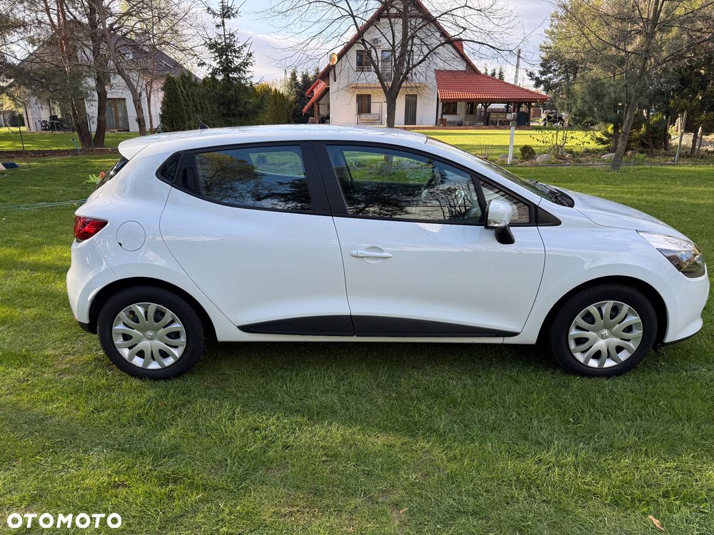 Renault Clio 1.2 16V 75 Dynamique - 10