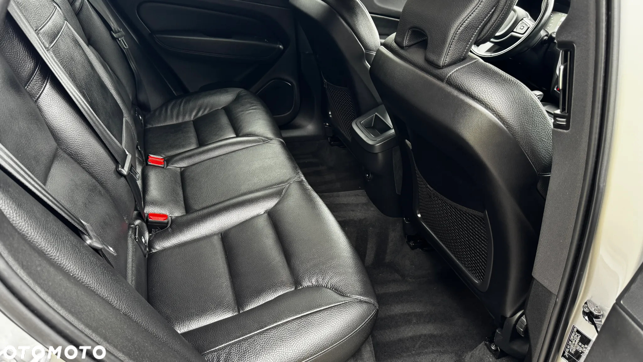 Volvo XC 60 B4 D Geartronic Momentum Pro - 17