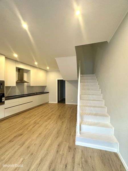 Casa alugar 3 pisos T2 + Sotao + Terraço - Grande imagem: 5/12