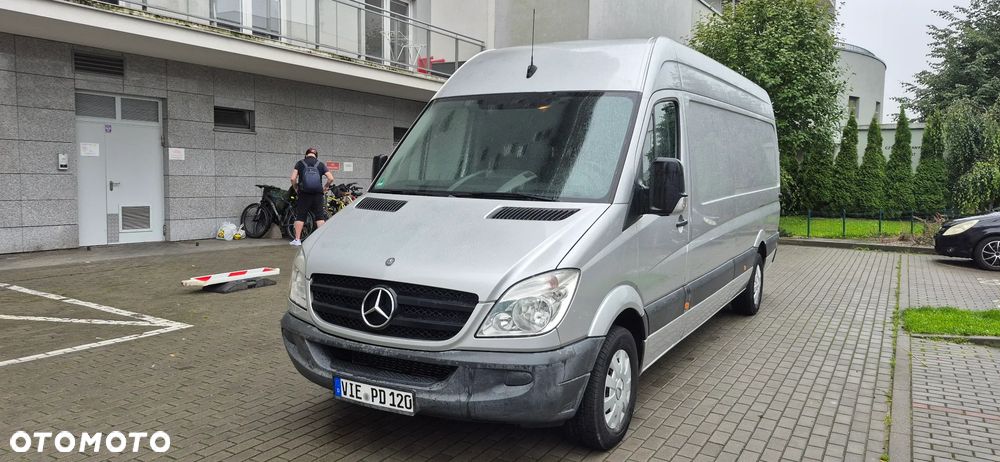 Mercedes-Benz Sprinter - 15