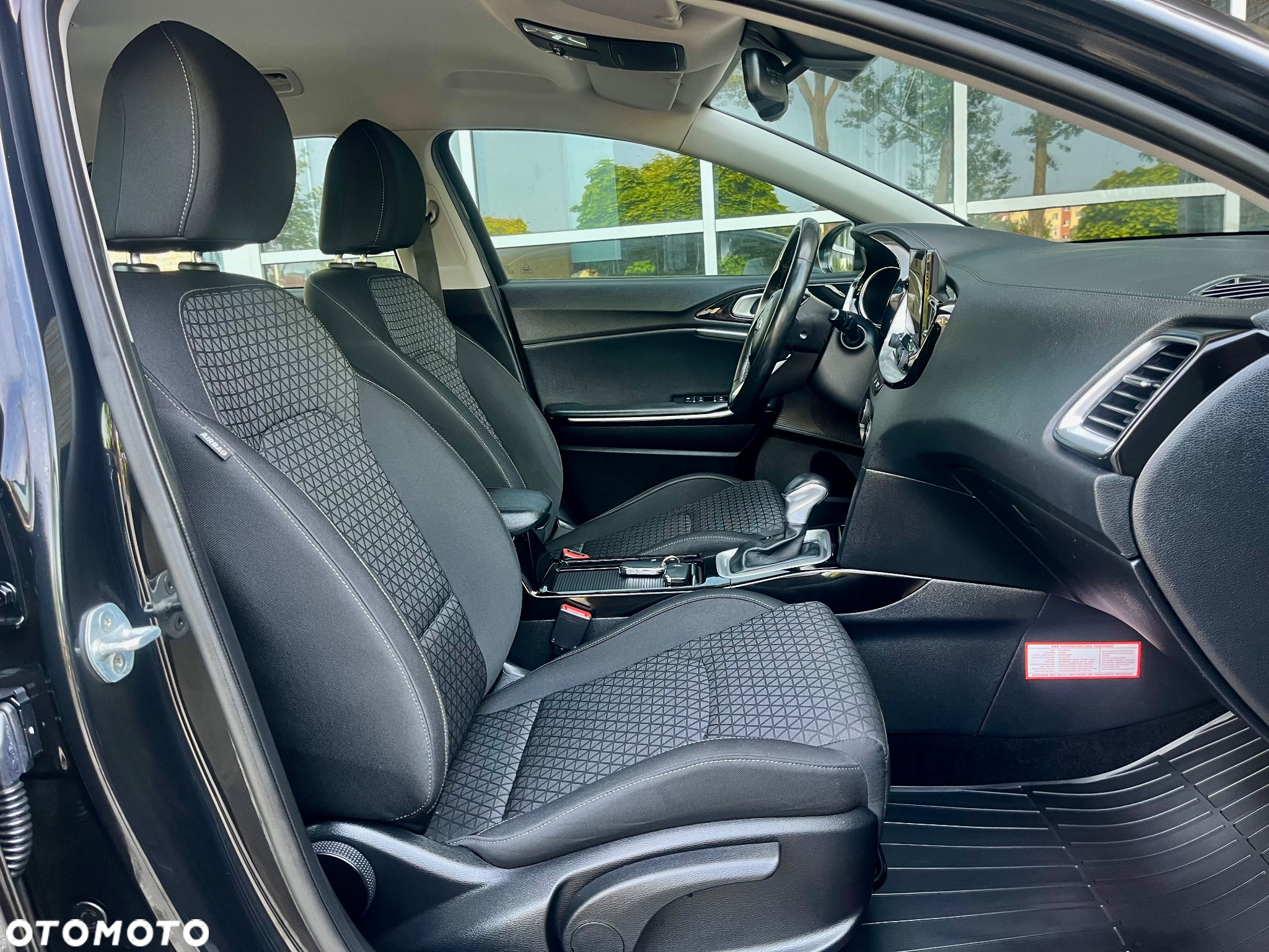 Kia Ceed SW 1.6 CRDi DCT Spirit - 32