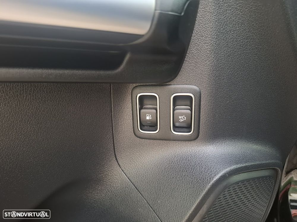 Mercedes-Benz GLA 250 e 8G-DCT AMG Line - 36