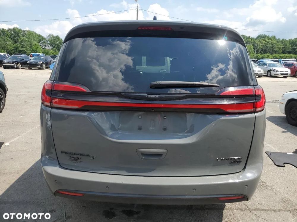 Chrysler Pacifica - 6