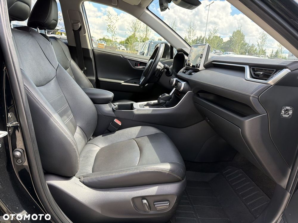 Toyota RAV4 - 8