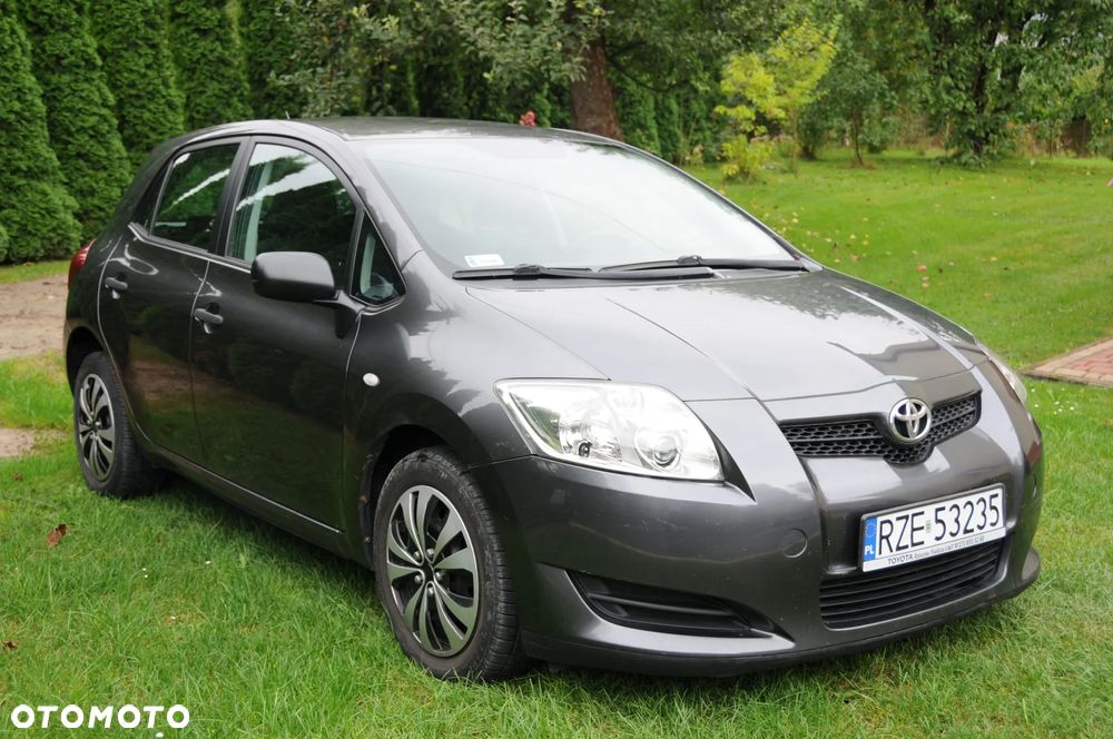 Toyota Auris 1.4 D-4D Terra - 2