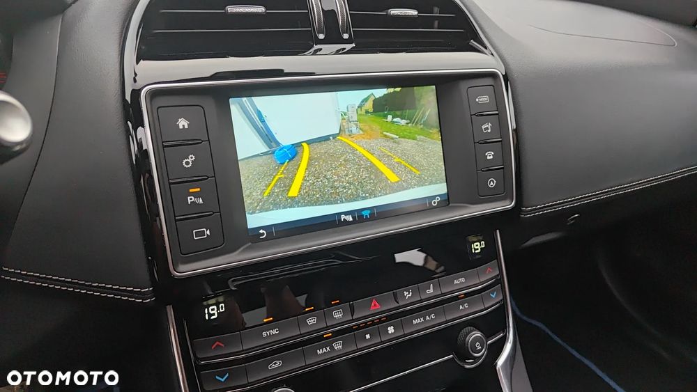 Jaguar XE 20d R-Sport Ingenium Edition - 30