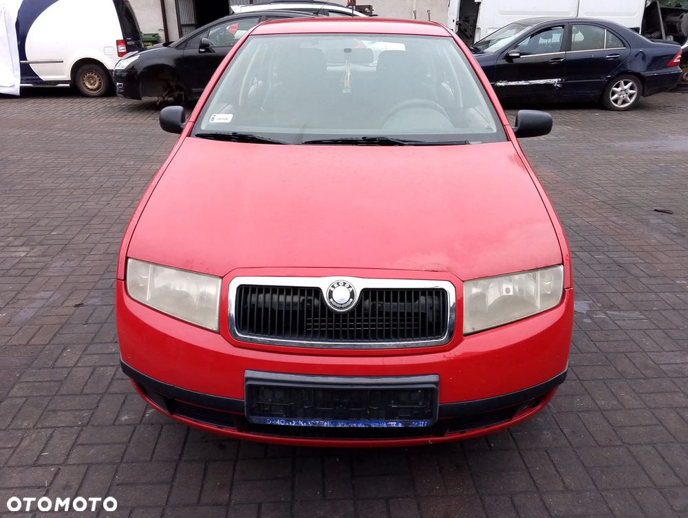 Skoda Fabia 6Y (99-04r.) 1.4 B 68KM. Silnik AME Skrzynia FNK lakier LF3K / 8151 / 8T. Cały na części. GWARANCJA !!!  Przód Tył Zestaw Komplet Drzwi Klapa Zderzak Błotnik Maska Grill Atrapa Szyba Pas Lampa Lusterko Boczki Fotel Kanapa Kokpit Deska Rozdzielcza Przełącznik Włącznik Sterownik Przewody Wiązka Instalacja Moduł Komputer Czujnik Listwa Pompa Alternator Wtryski Głowica Rozrusznik Kompresor Sprzęgło Dwumas Silnik Skrzynia ABS Klimatyzacji Paliwa Wspomagania Kolektor Turbina Przepustnica Zawór Chłodnica Koło Hak Belka Sanki Zawieszenie Mcpherson Półoś Amortyzator Wydech Tłumik Zacisk Most - 2