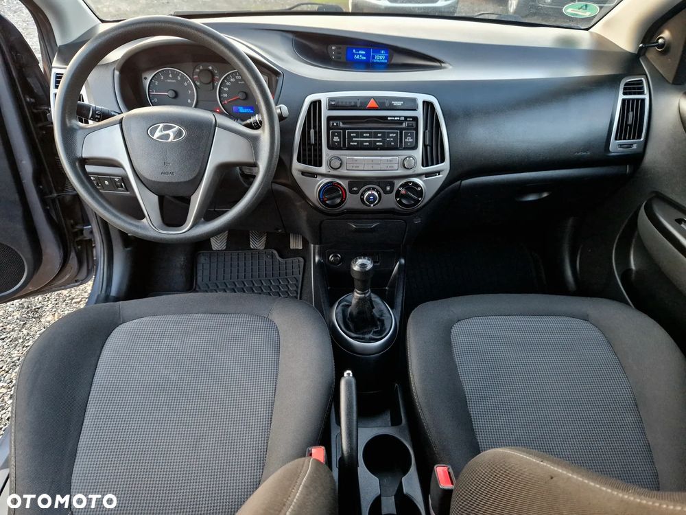 Hyundai i20 - 12