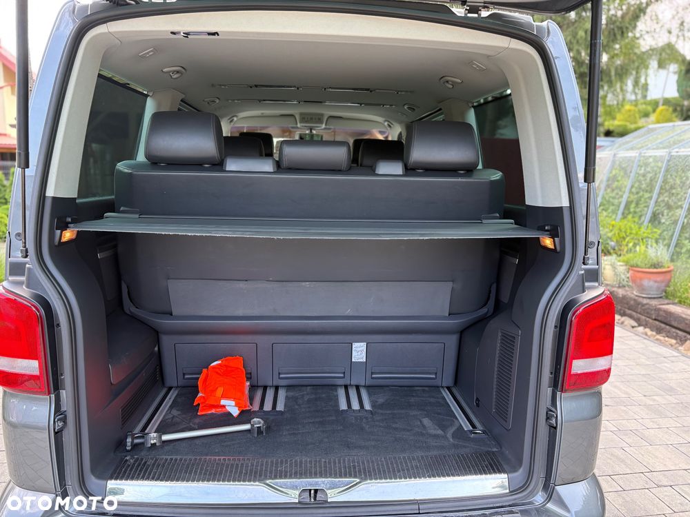 Volkswagen Multivan - 17