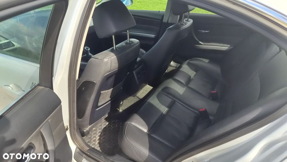 BMW Seria 3 325i - 10