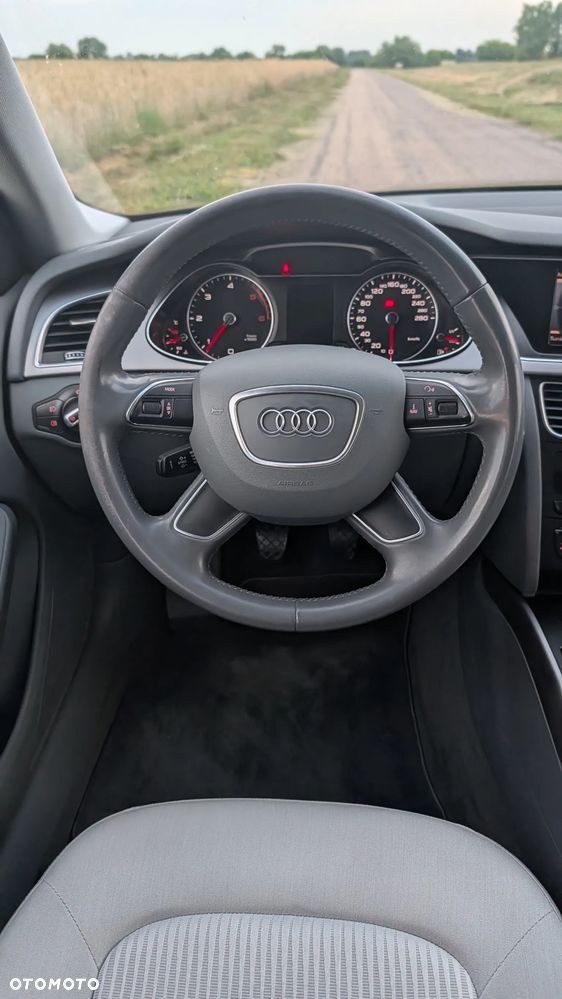 Audi A4 Avant 2.0 TDI DPF Ambiente - 9