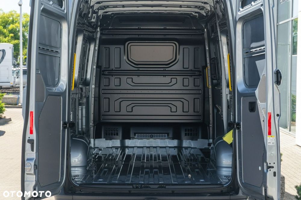 Volkswagen Crafter - 11