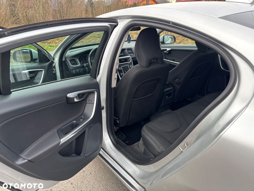 Volvo S60 D3 Geartronic Kinetic - 19