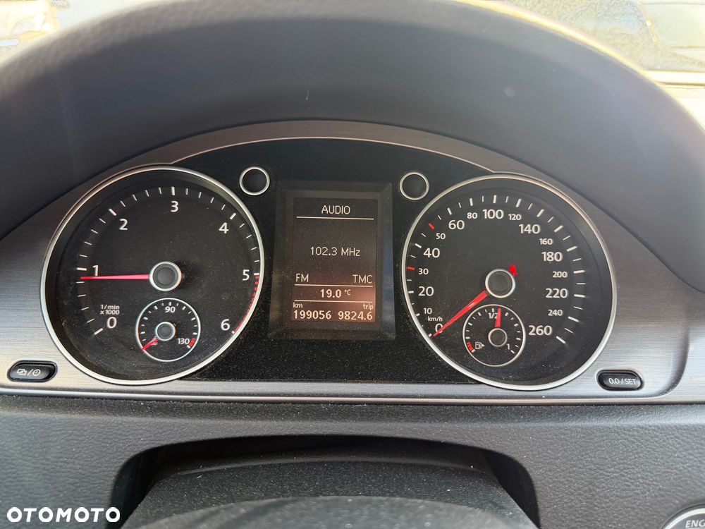 Volkswagen Passat 2.0 TDI BlueMotion Technology Highline - 20