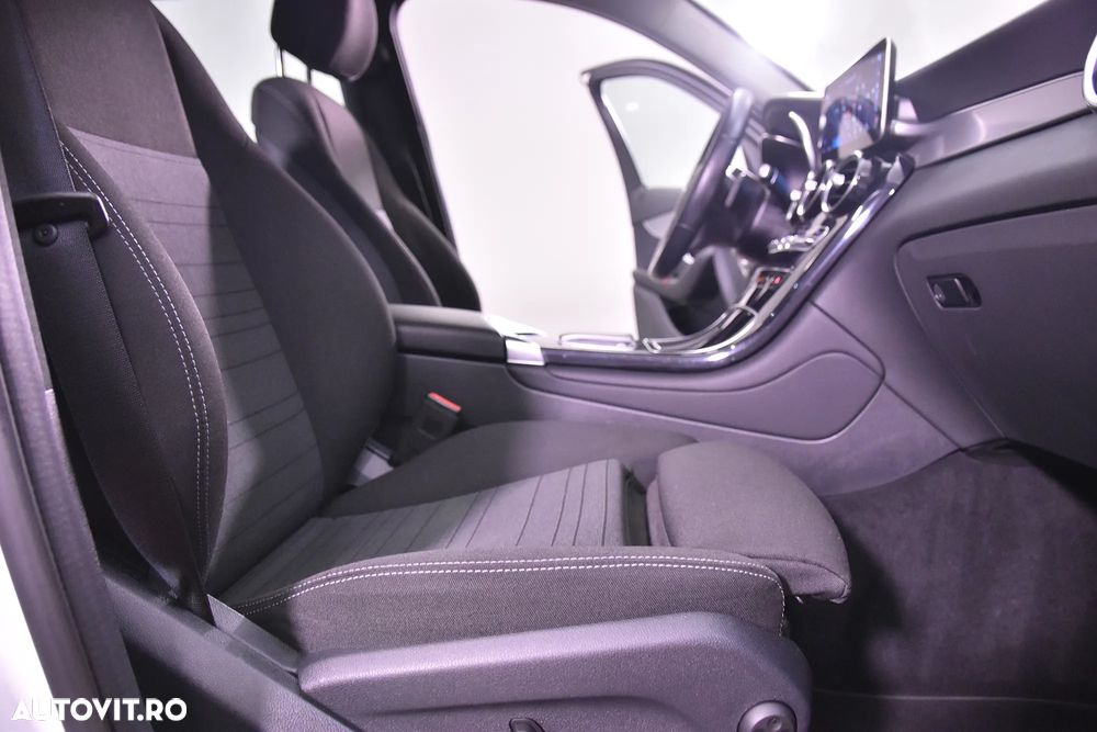 Mercedes-Benz GLC 300 e 4Matic 9G-TRONIC - 11