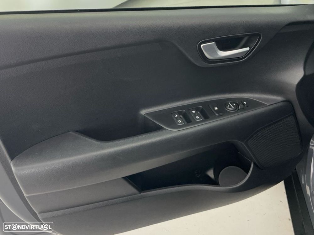 Kia Stonic 1.0 T-GDI Drive - 17