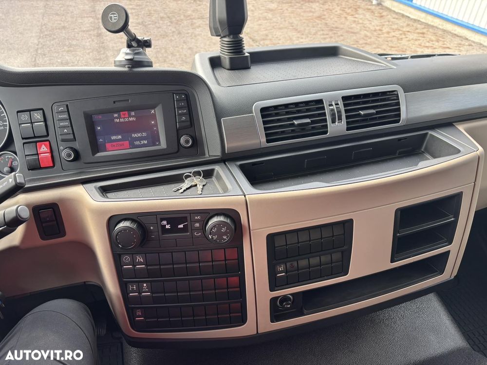 MAN TGM 18.250, Palfinger PK 13.501, an 2020, 16.000 km, bascula Meiller trilateral - 24