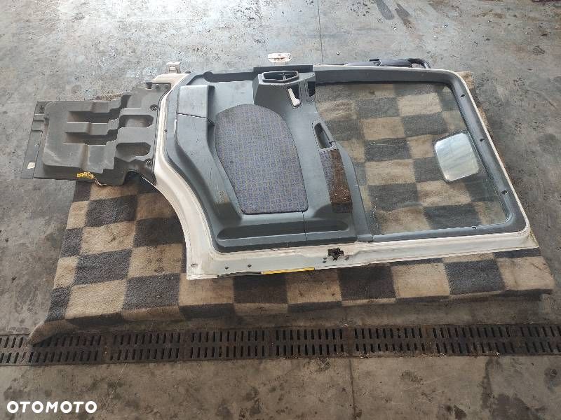 DRZWI KOMPLETNE PRAWY PRZÓD MAN TGA - 7