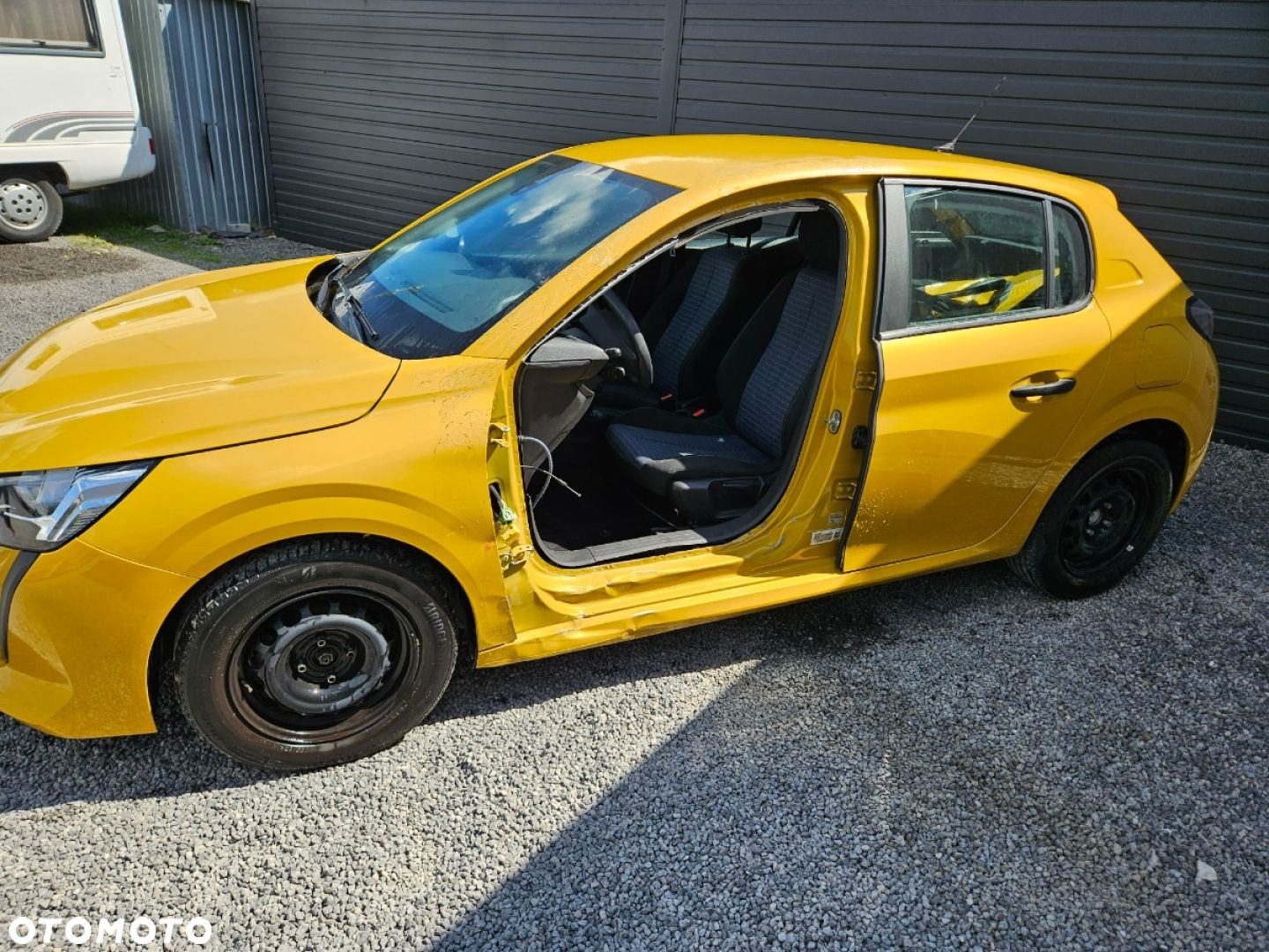 Peugeot 208 - 11