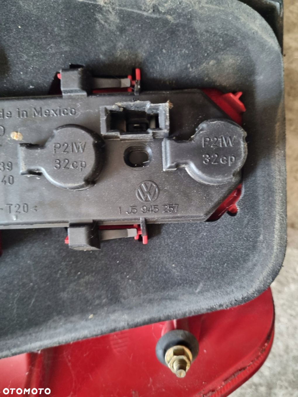 VOLKSWAGEN BORA 98-05 r. LAMPA LEWY TYŁ LEWA TYLNA EU - 4