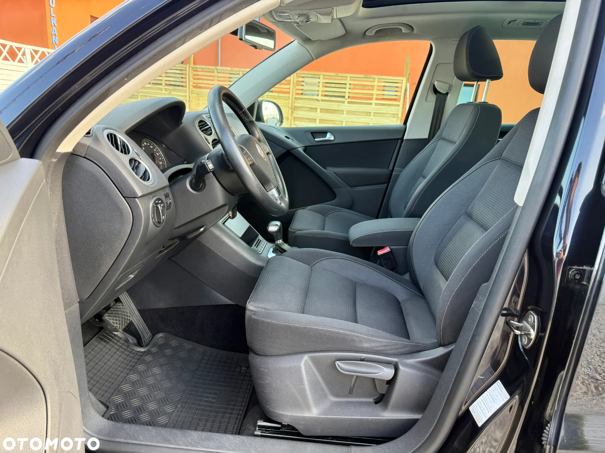 Volkswagen Tiguan 2.0 TDI DPF 4Motion BlueMotion Technology DSG Exclusive - 8