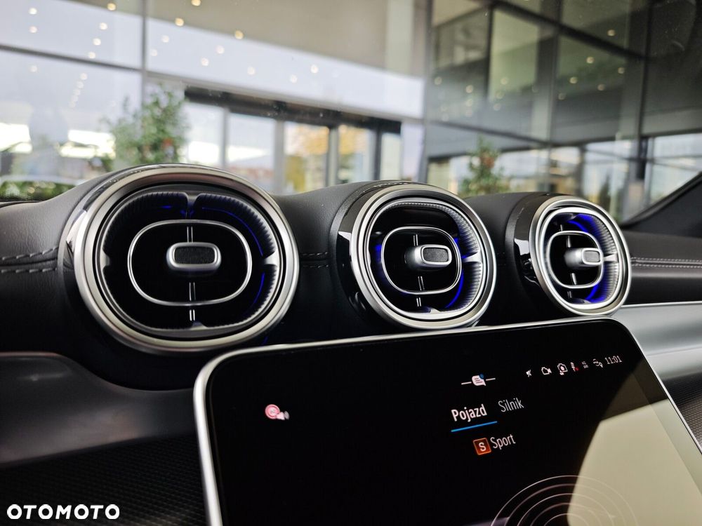 Mercedes-Benz GLC - 24