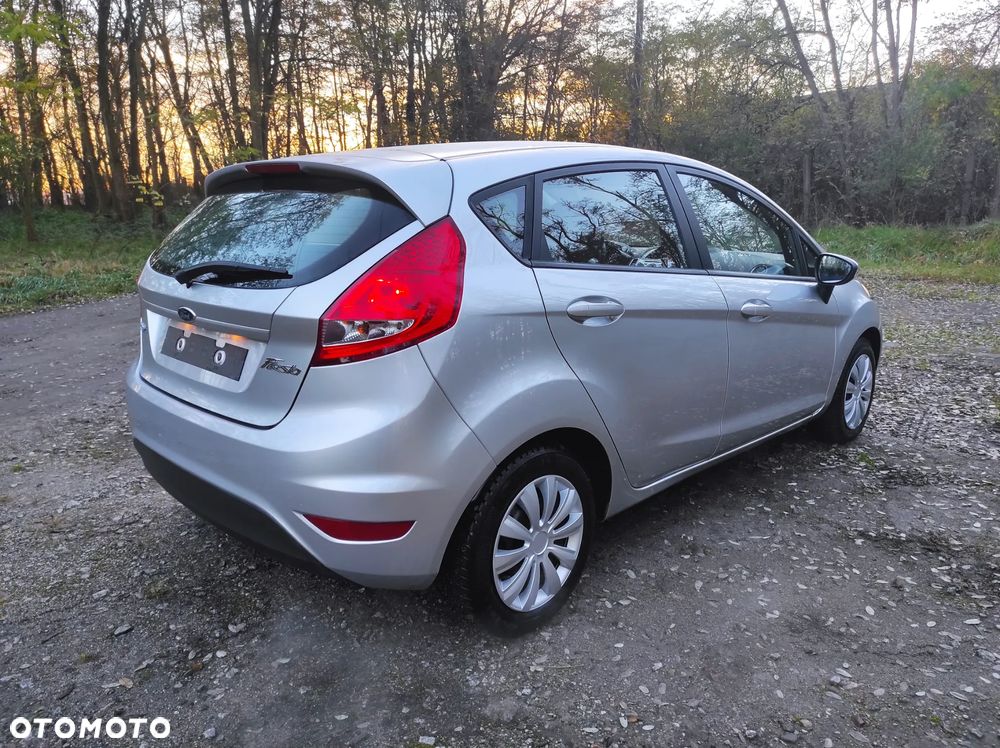 Ford Fiesta 1.6 TDCI Champions Edition - 4