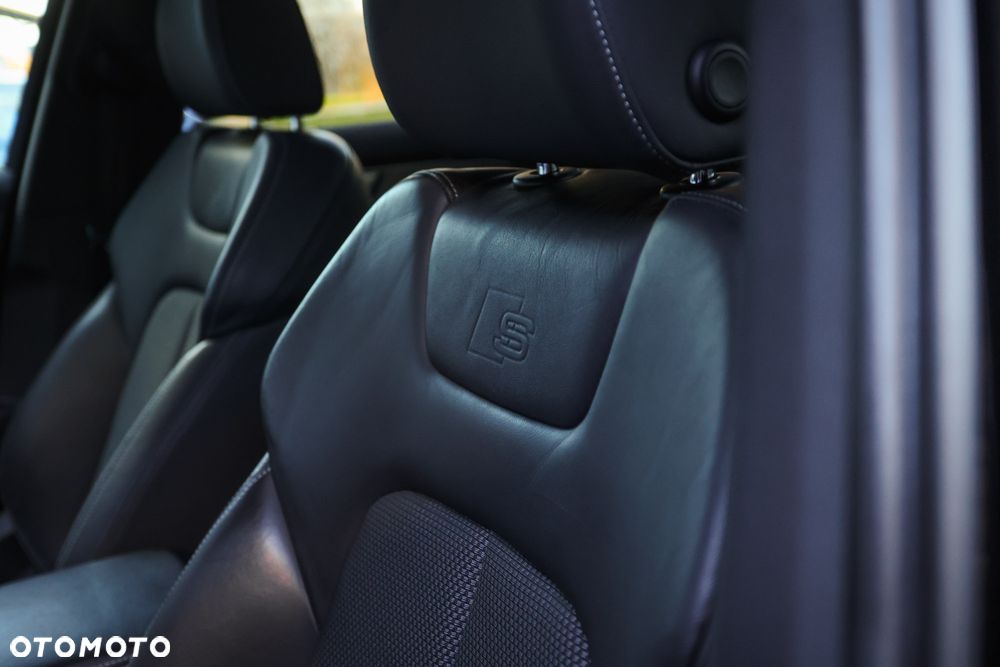 Audi A6 Avant 40 TDI S tronic S line - 17