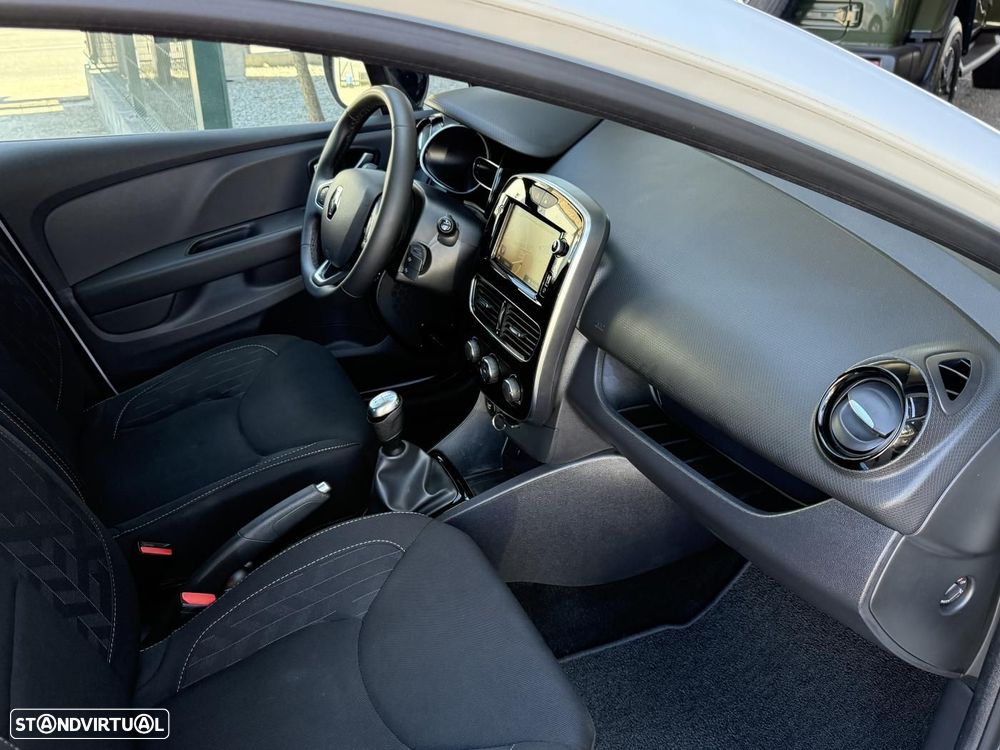 Renault Clio 0.9 TCe Limited Bi-Fuel - 31