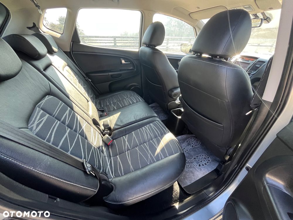 Kia Venga - 11