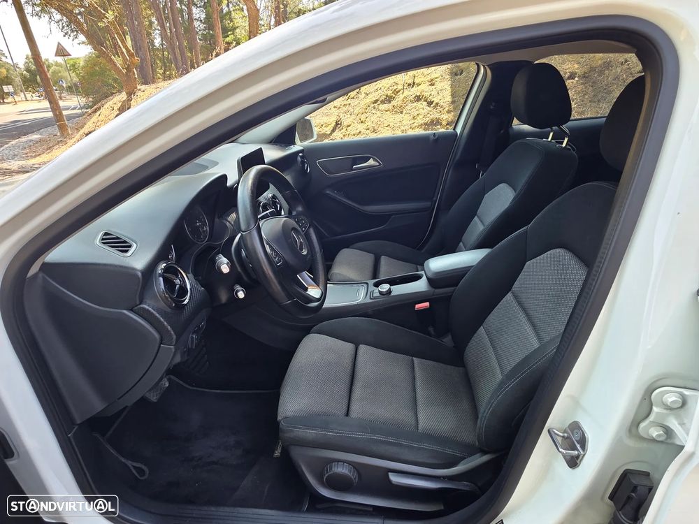 Mercedes-Benz GLA 200 d Urban Aut. - 14