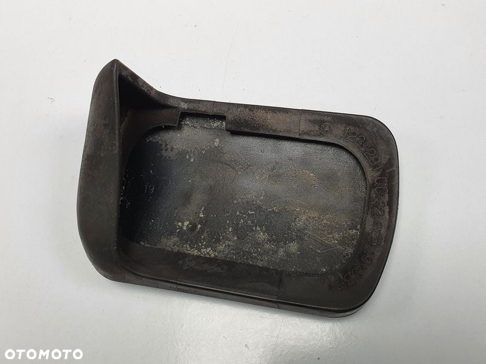GUMA NAKŁADKA NA PEDAŁ HAMULCA MERCEDES W140 - 2