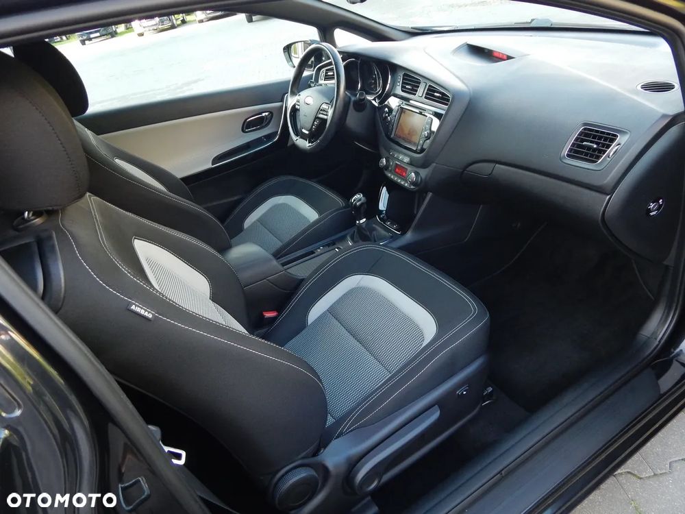 Kia ProCeed 1.6 CRDi 128 Vision - 10