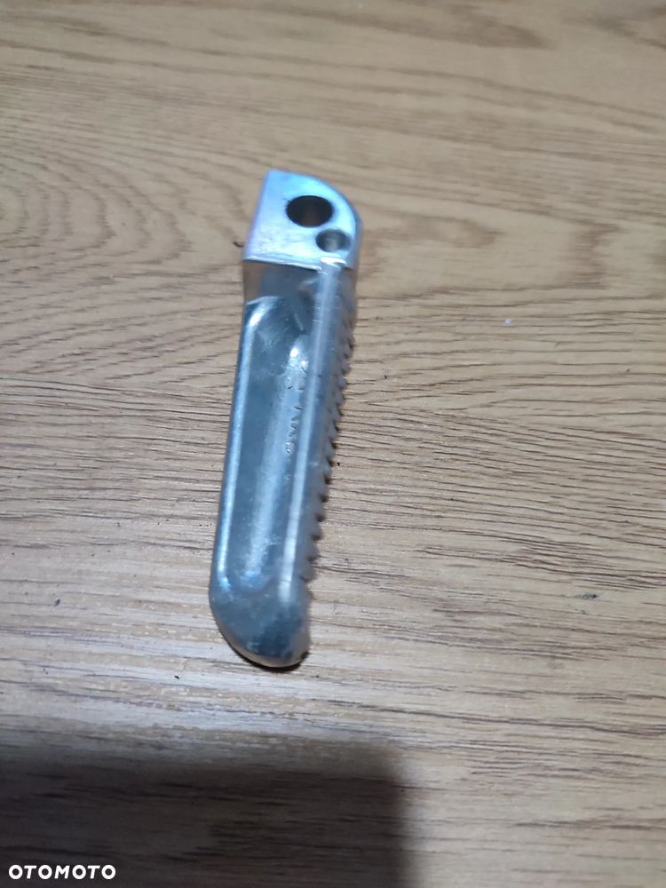 Podnóżek pasażera, tył Yamaha R6 - 3