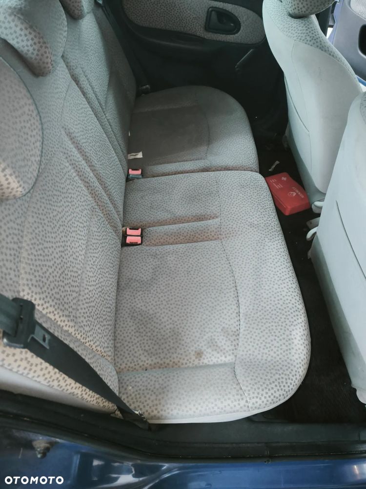 Renault Clio - 7