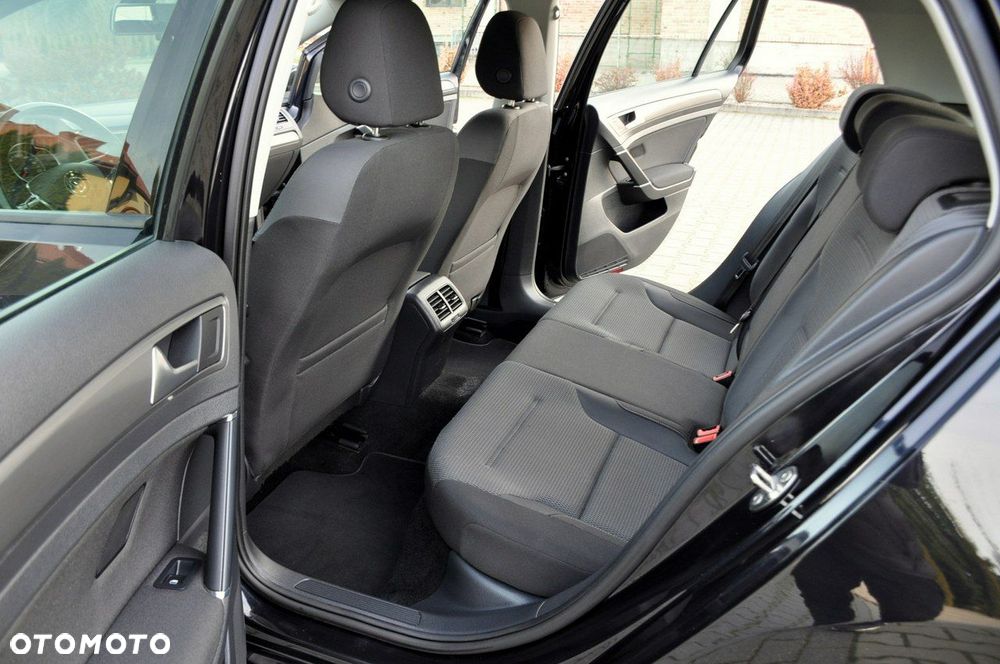 Volkswagen Golf - 20