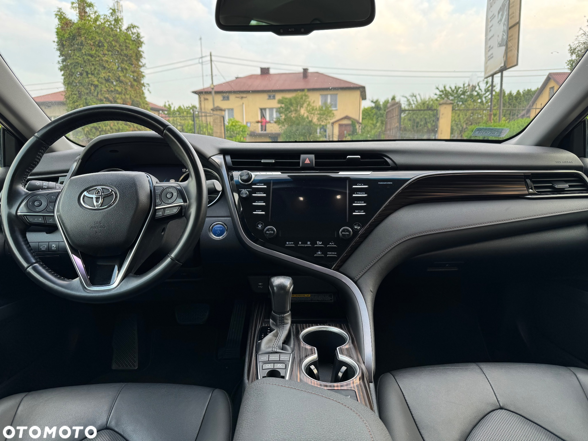Toyota Camry 2.5 Hybrid Executive CVT - 11